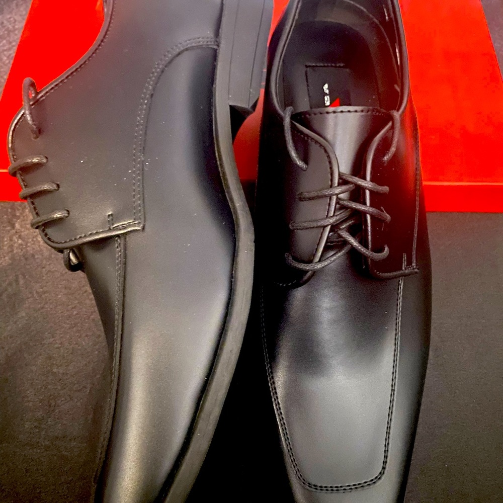 Vangelo black men dress shoes size 10.5 NIB